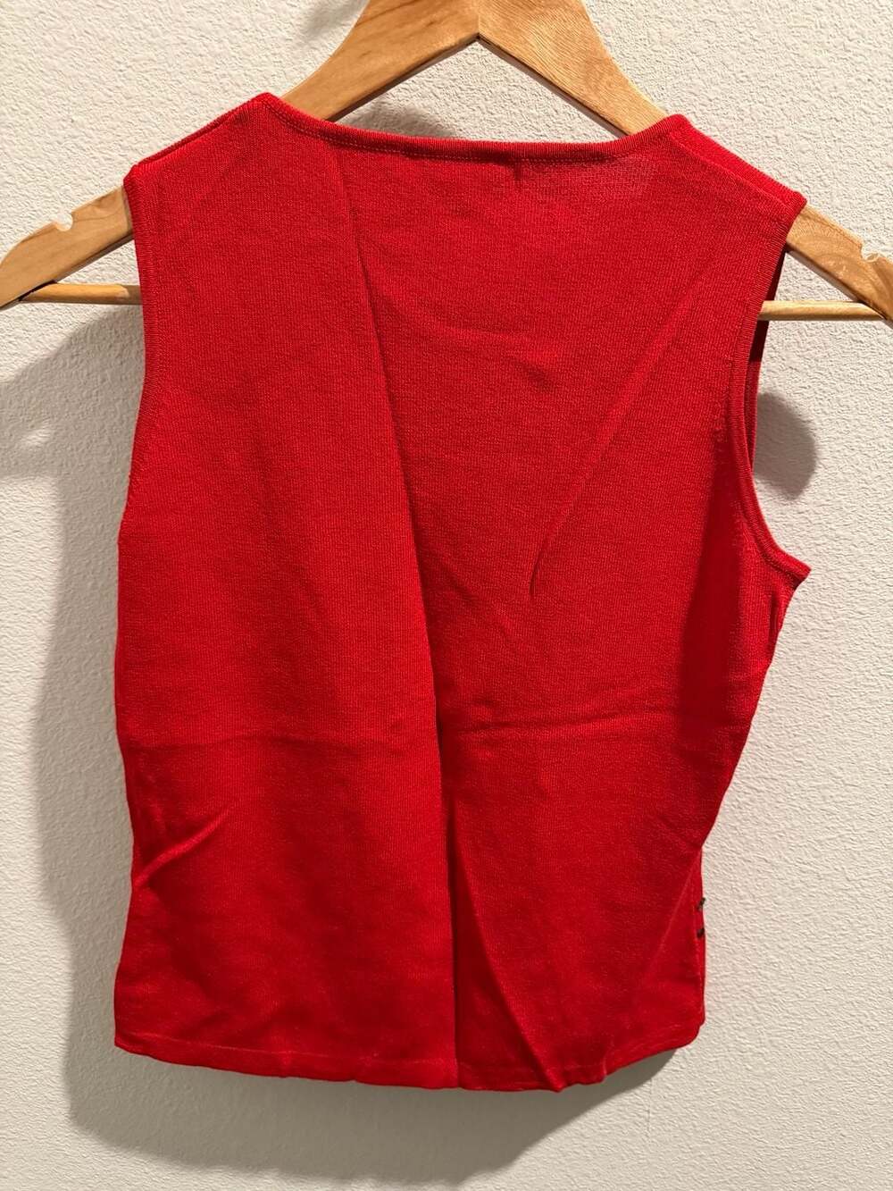 Vintage Inspired Red Sleeveless Knit Shell Top with Black Sequin Grid Pattern - Picture 2 of 2